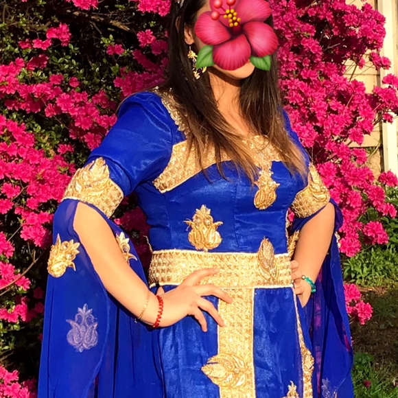 Traditional Uzbek Dress - Picture 2 of 2